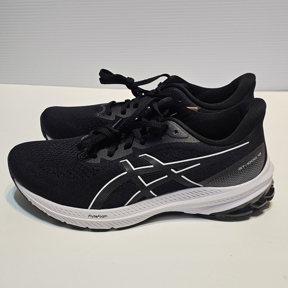 Asics Black and White Athletic Shoes with Sleek Design - Picture 4 of 11